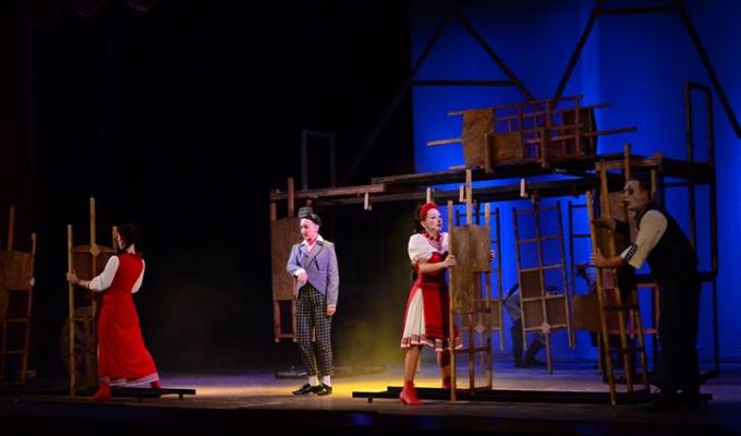 Луганський обласний академічний український музично-драматичний театр вирушає з виставами по населеним пунктами Луганщини 