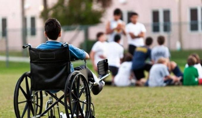 Кабмін пропонує «продовжити дитинство» дітям-інвалідам