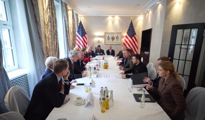 Президент обговорив із сенаторами США продовження військової підтримки України