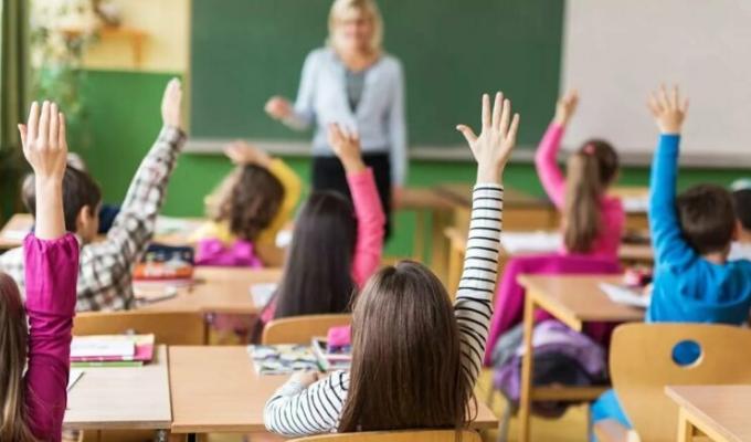 Підготовка до 2022/23 навчального року: як здійснюється зарахування дитини-переселенця до 1 класу