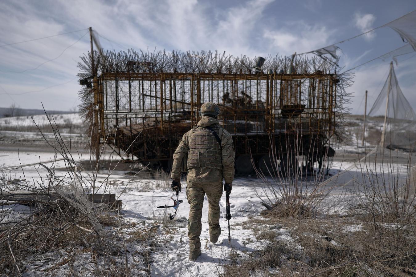 Кадровий голод – окупанти офіційно знижують кваліфікаційні вимоги для вступу на держслужбу, до показового відновлення будинків у «лнр» хочуть примусово залучити студентів, ворог намагався просунутися поблизу Новоєгорівки