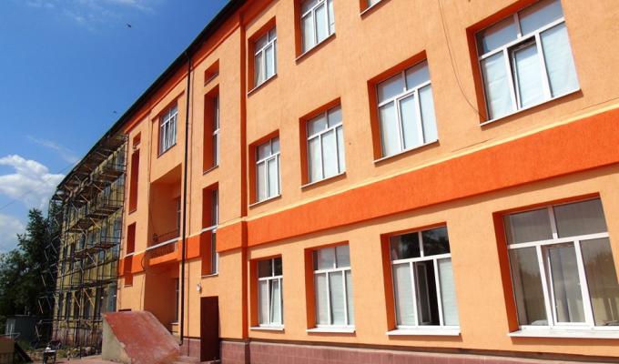 На Попаснянщині відновлюють освітні заклади та будують спортивний майданчик