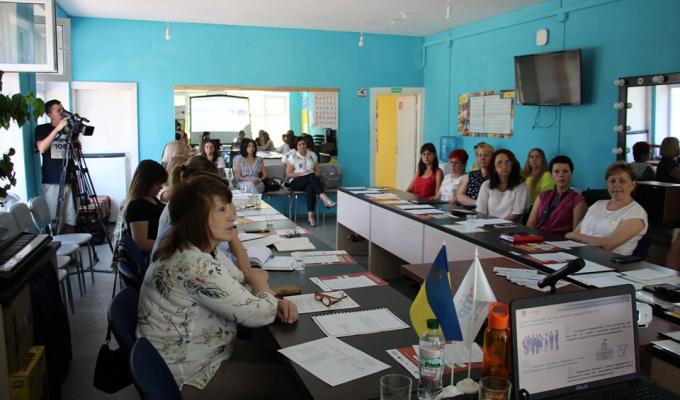 Презентовано результати моніторингу виконання Регіонального плану дій 1325 «Жінки, мир, безпека» на Луганщині