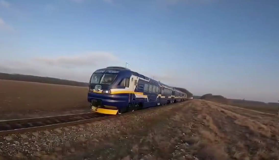 Луганський дизель-поїзд ДЕЛ-02 капітально відремонтований – він перевозитиме жителів Черкащини, Вінниччини та Кіровоградщини
