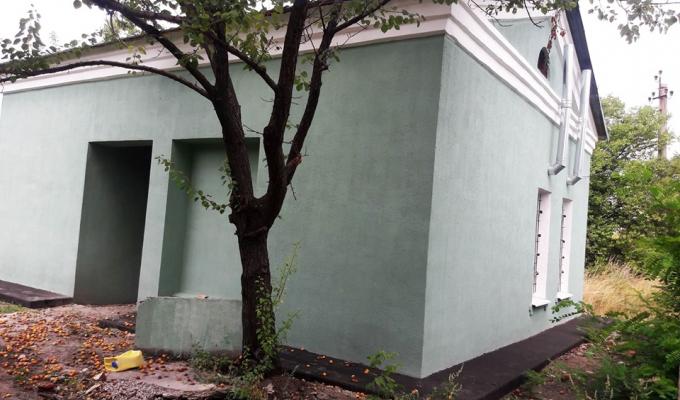 У містах і громадах області: триває капремонт Попаснянської центральної районної лікарні 