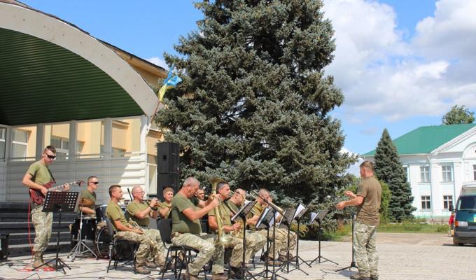 На Луганщині стартував концертний тур до Дня 28-ї річниці незалежності України