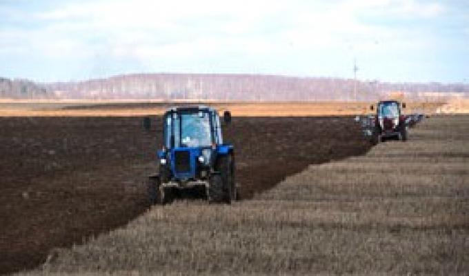 У Луганській області тривають весняно-польові роботи