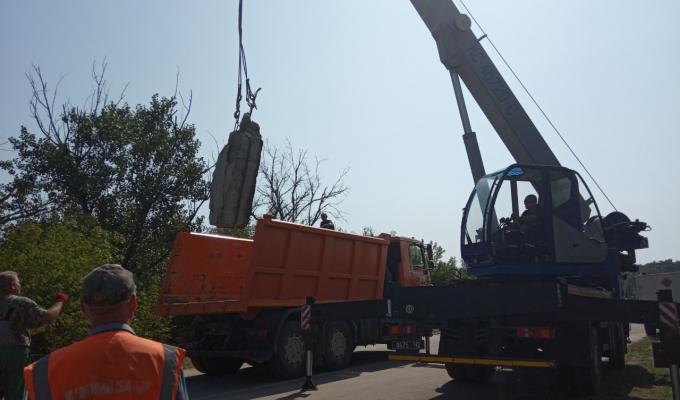 Єднаємо Луганщину: ремонтні роботи мосту в Станиці Луганській у вихідні не припиняються