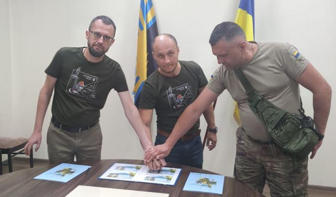 За гроші від продажу першої в Україні благодійної марки придбають сучасний автомобіль для піротехніків