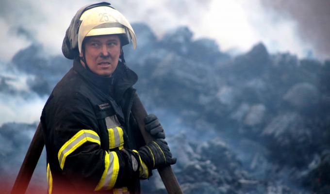 На ліквідацію пожежі на Луганщині залучені сили ДСНС з чотирьох областей України, ЗСУ та Нацполіція