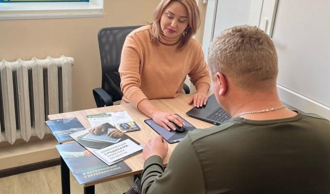 Хаби для ВПО з Луганщини підтримують ветеранів та членів їхніх родин 