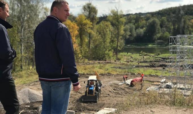 Єднаємо Луганщину: Юрій Погуляйко перевірив хід робіт на мосту у Станиці Луганській 