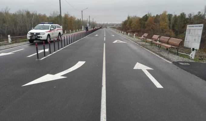 Єднаємо Луганщину: між КПВВ «Станиця Луганська» та мостом змонтують дві автобусні зупинки