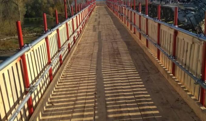 Єднаємо Луганщину: завершено монтаж перил та захисної огорожі на тимчасовому мосту 