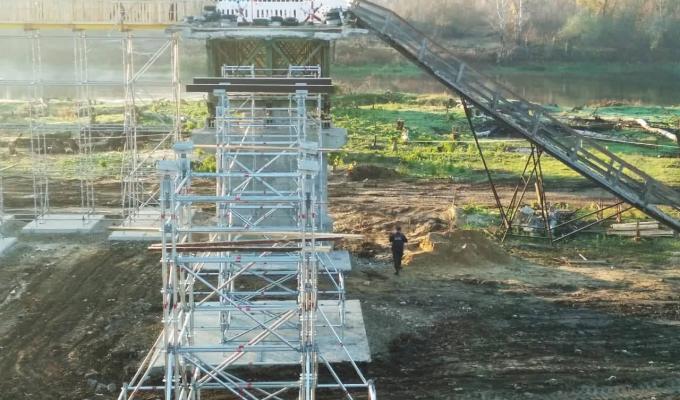 Єднаємо Луганщину: триває відбудова зруйнованого мосту 