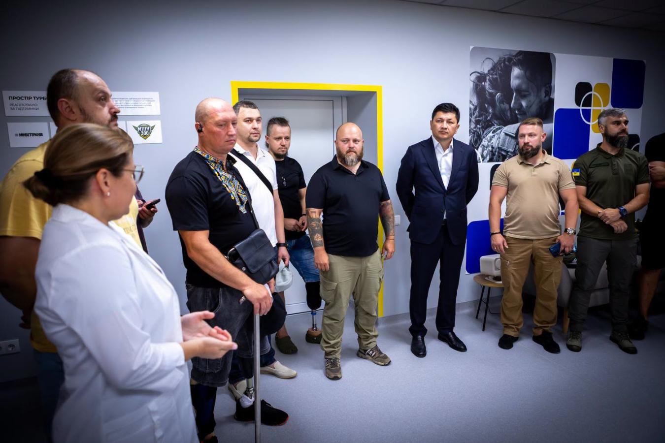 У релокованій із Сіверськодонецька лікарні Олексій Харченко та Віталій Кім відкрили «Простір турботи про ветеранів» 