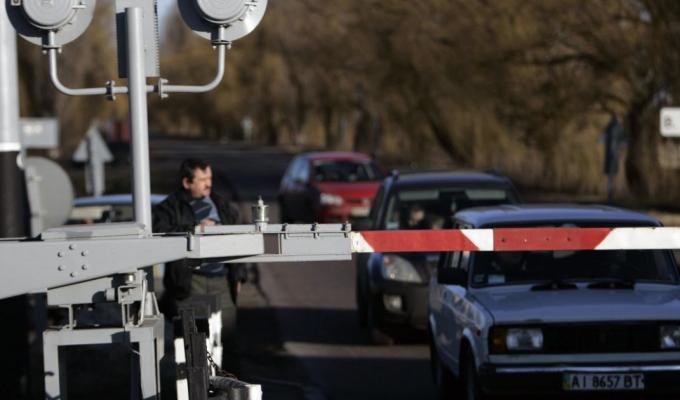 Будьте пильні під час перетину залізничних колій