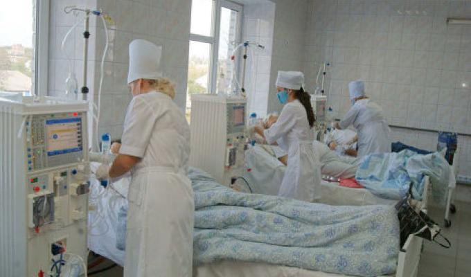 Лікарні стануть некомерційними підприємствами, матимуть свій рахунок та встановлюватимуть зарплату без прив'язки до тарифної сітки