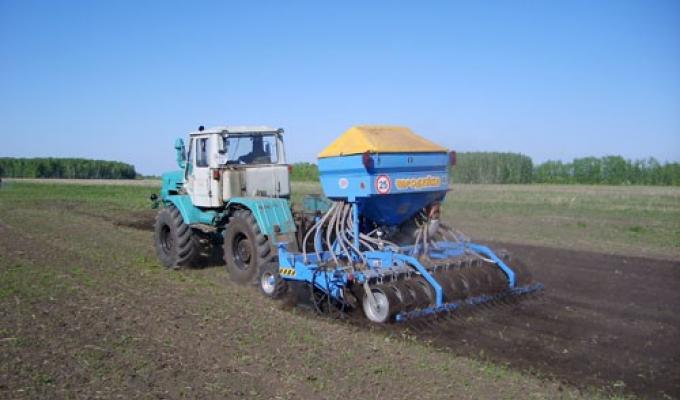 На Луганщині тривають весняно-польові роботи 