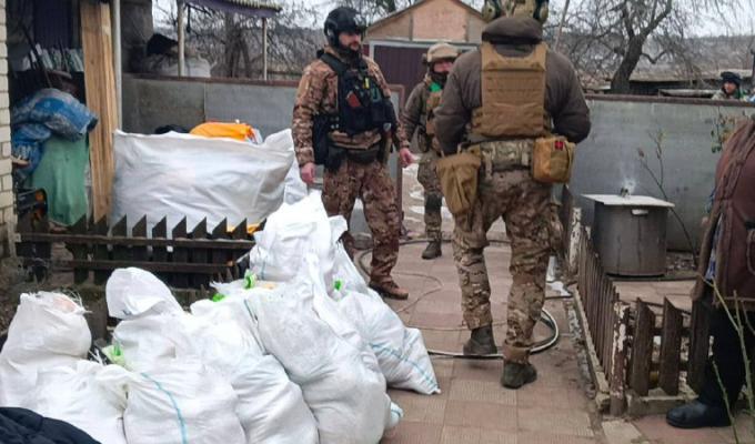 У деокуповане Невське привезли гуманітарний вантаж