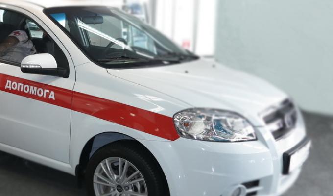 Кремінський центр з надання первинної медичної допомоги отримав два нових автомобіля