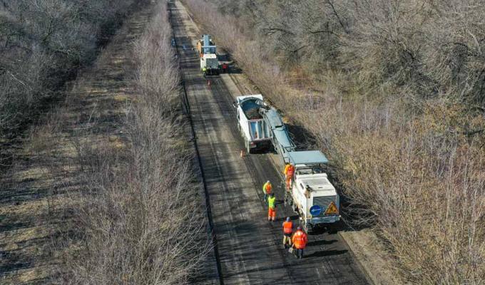Велике будівництво: в області тривають роботи на дорозі Н-26