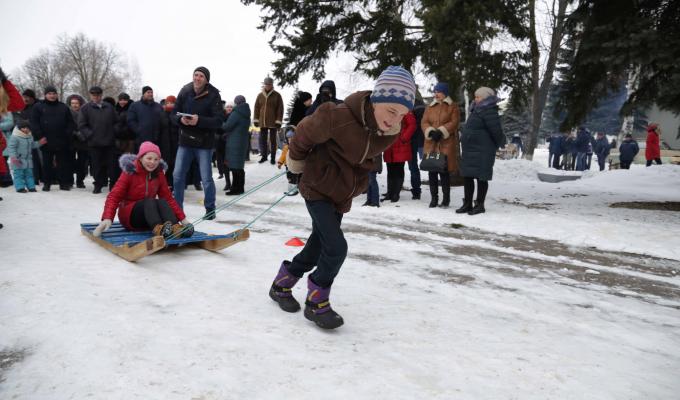 Змінимо країну разом: Школярі та педагоги зі Львівщини проводжали зиму на Білокуракинщині