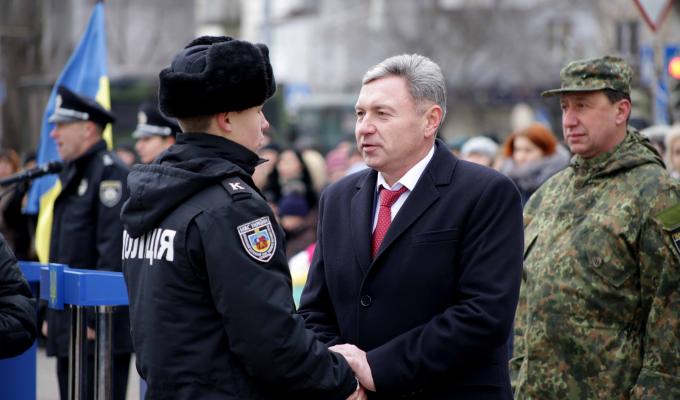 Поліцейські стали обличчям нової України, – Юрій Гарбуз під час присяги поліцейських Луганщини