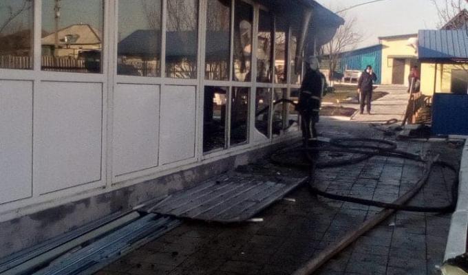 Нічну пожежу в Троїцькому будинку-інтернаті для громадян похилого віку та інвалідів оперативно ліквідовано.  Постраждалих немає