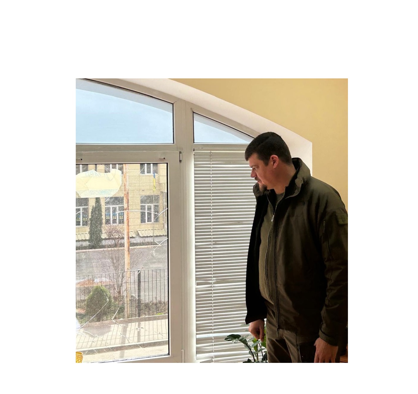 Унаслідок атаки російських БпЛА в Дніпрі постраждала будівля, де розміщена релокована із Сіверськодонецька лікарня, – Артем Лисогор