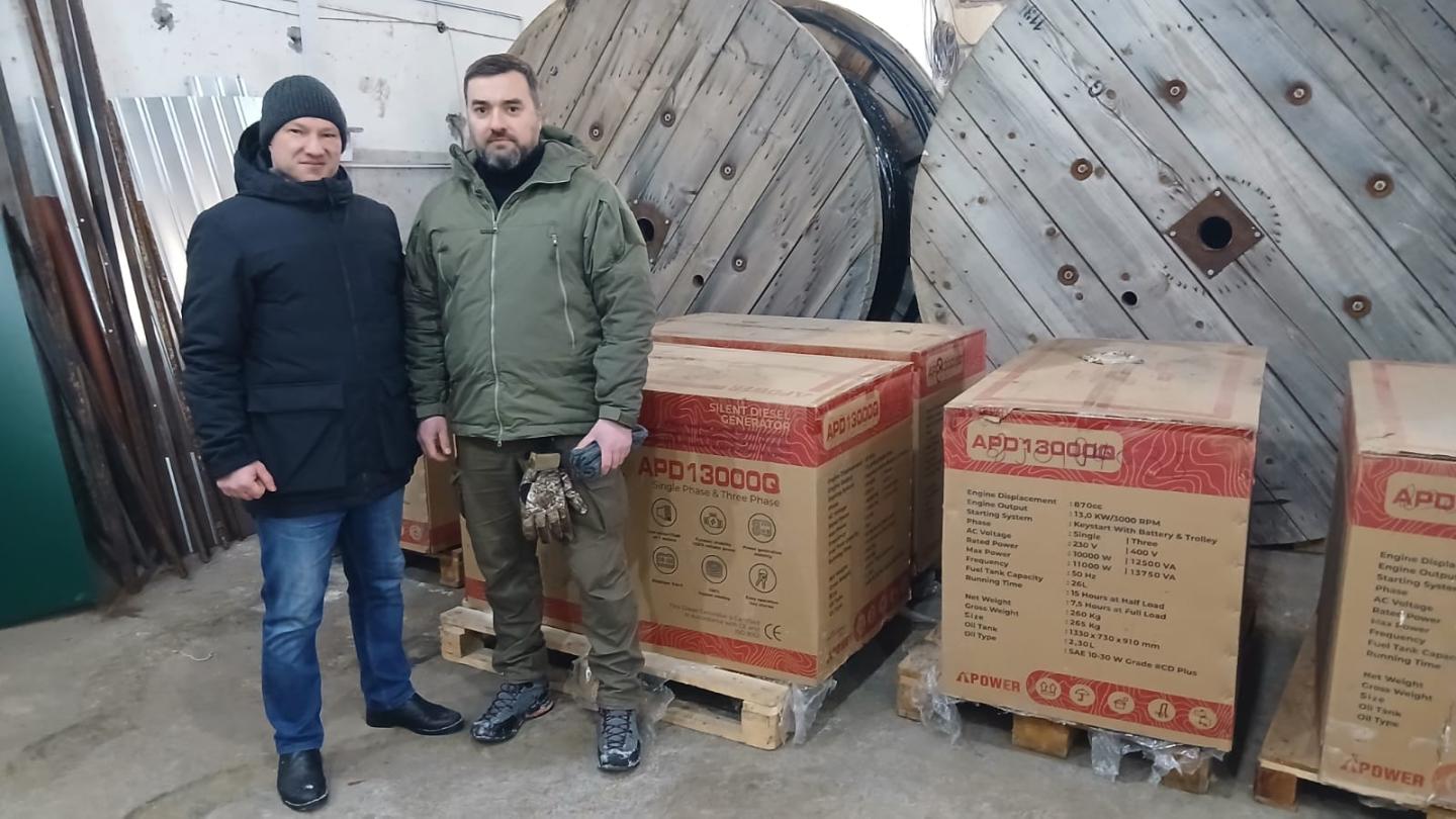 Олексій Харченко: у цей скрутний час Луганщина разом із Київщиною – до Славутича передали п’ять потужних генераторів