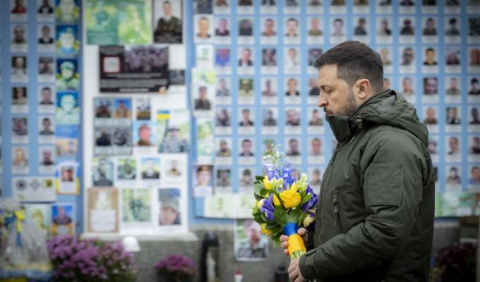 Президент ушанував пам’ять загиблих Захисників і Захисниць України