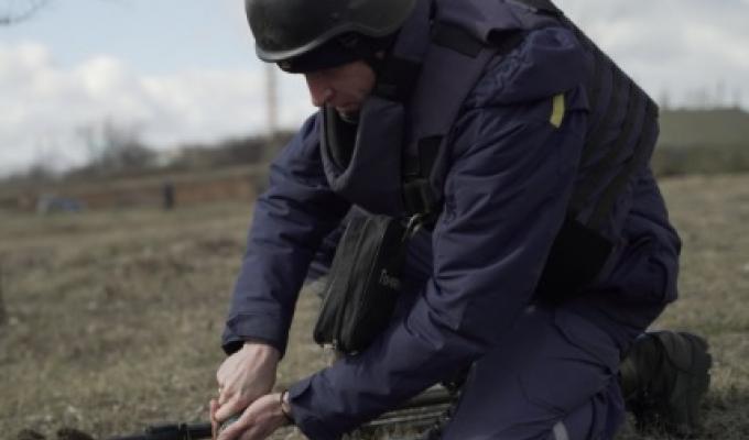 Піротехніками на Луганщині вилучено 68 вибухонебезпечних предметів