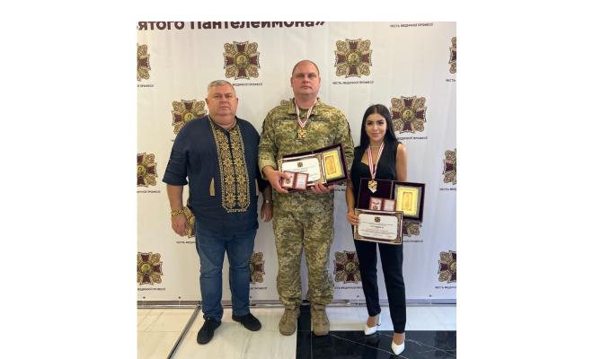 Військовому та цивільному медикам Луганщини вручені ордени Святого Пантелеймона