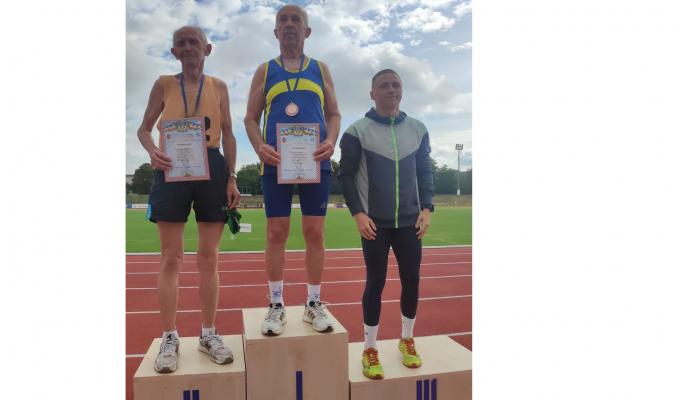 Ветеран спорту Луганщини відзначився на змаганнях з легкої атлетики на Хмельниччині 