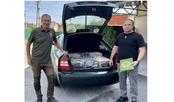 Литовці передали Луганському військовому ліцею автомобіль та комплекти форми