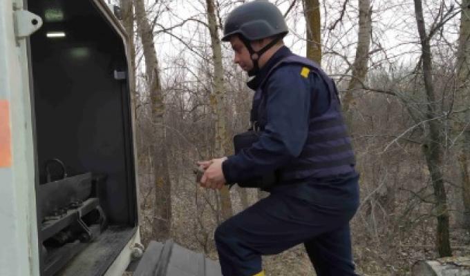 Піротехніки на Луганщині вилучили реактивний снаряд