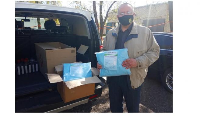 Бути добру: багаторазові захисні костюми надійшли медикам Станично-Луганського району