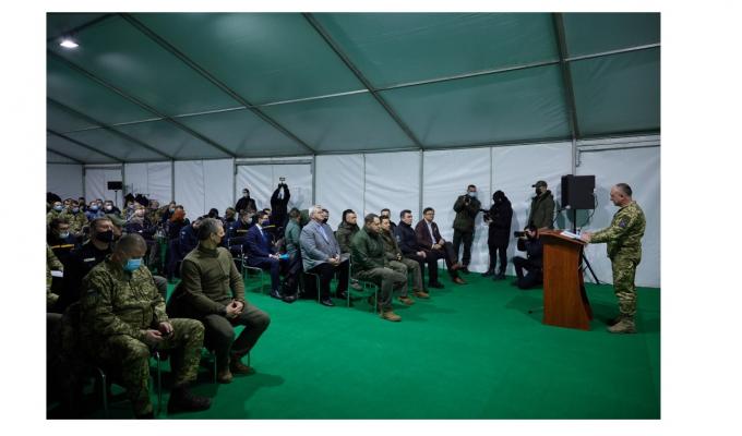 Президент провів нараду щодо безпекової ситуації в Донецькій та Луганській областях