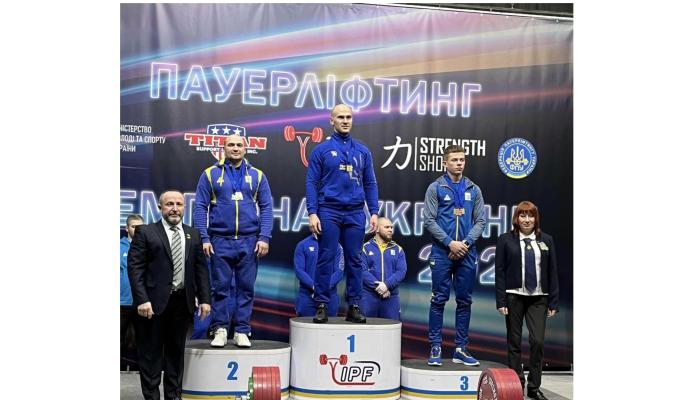 Пауерліфтери Луганщини розпочали виступи на чемпіонаті України