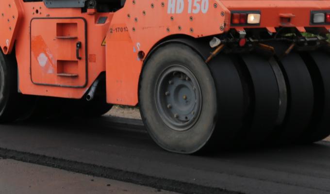 Цьогоріч з держбюджету передбачено майже 440 мільйонів на будівництво, реконструкцію, ремонт та утримання автодоріг місцевого значення Луганщини