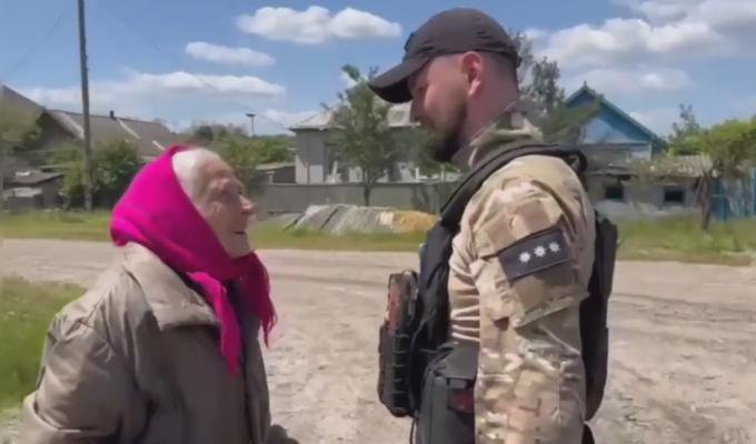 Поліцейські доставили мешканцям деокупованих територій найнеобхідніше 