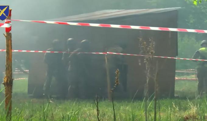 Військовослужбовці ЗСУ проходять психологічну підготовку (відео)