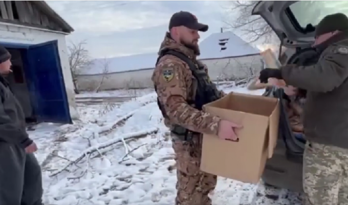 До сіл Красноріченської громади доправили хліб, для жителів налагодили супутниковий зв'язок