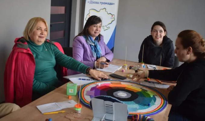 Луганська ОВА та військові адміністрації населених пунктів запроваджують практики взаємодії з переселенцями