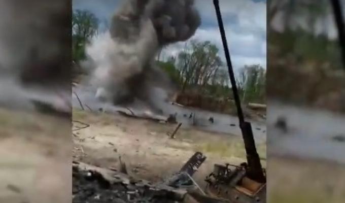Відео. Наші військові знищили ще одну понтонну переправу на Луганщині