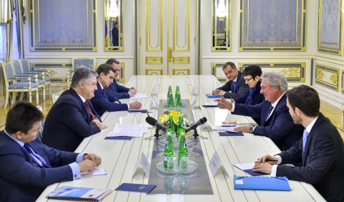 Жодної торгівельної діяльності з захопленими підприємствами на окупованих територіях - Президент