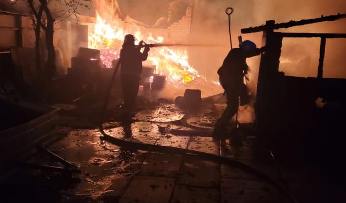 На Луганщині сім будинків зруйнували росіяни на Великдень, втретє влучили в нафтопереробний завод, – Сергій Гайдай