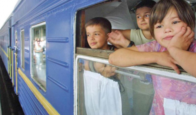 Потяг для перевезення організованих груп дітей