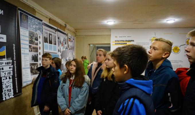 У Біловодську презентовано виставку «Фактор свободи»